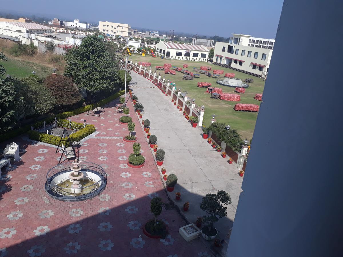 Hotel Deepali Sāgar 外观 照片