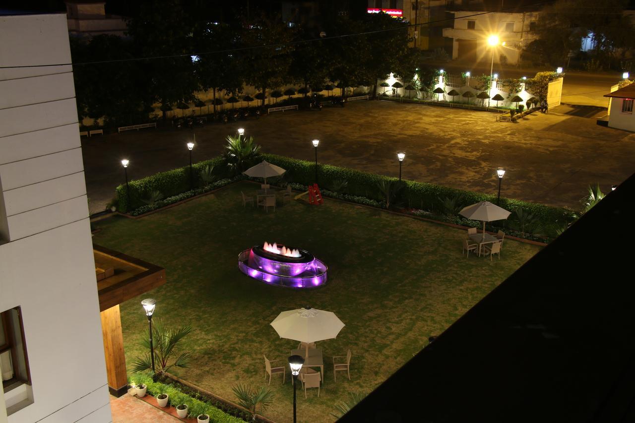 Hotel Deepali Sāgar 外观 照片
