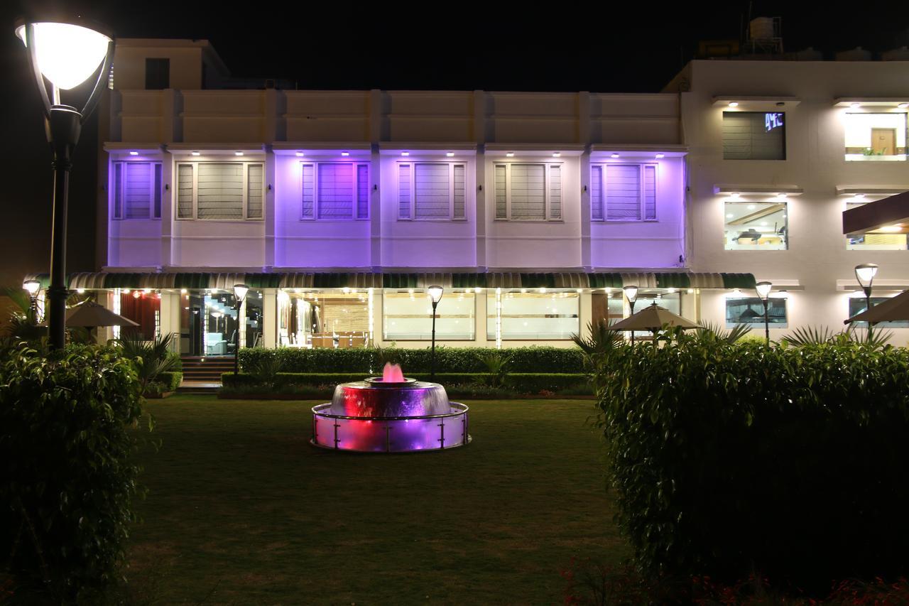 Hotel Deepali Sāgar 外观 照片