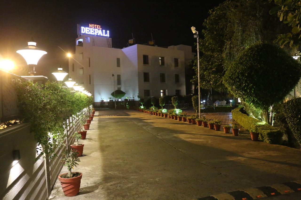 Hotel Deepali Sāgar 外观 照片