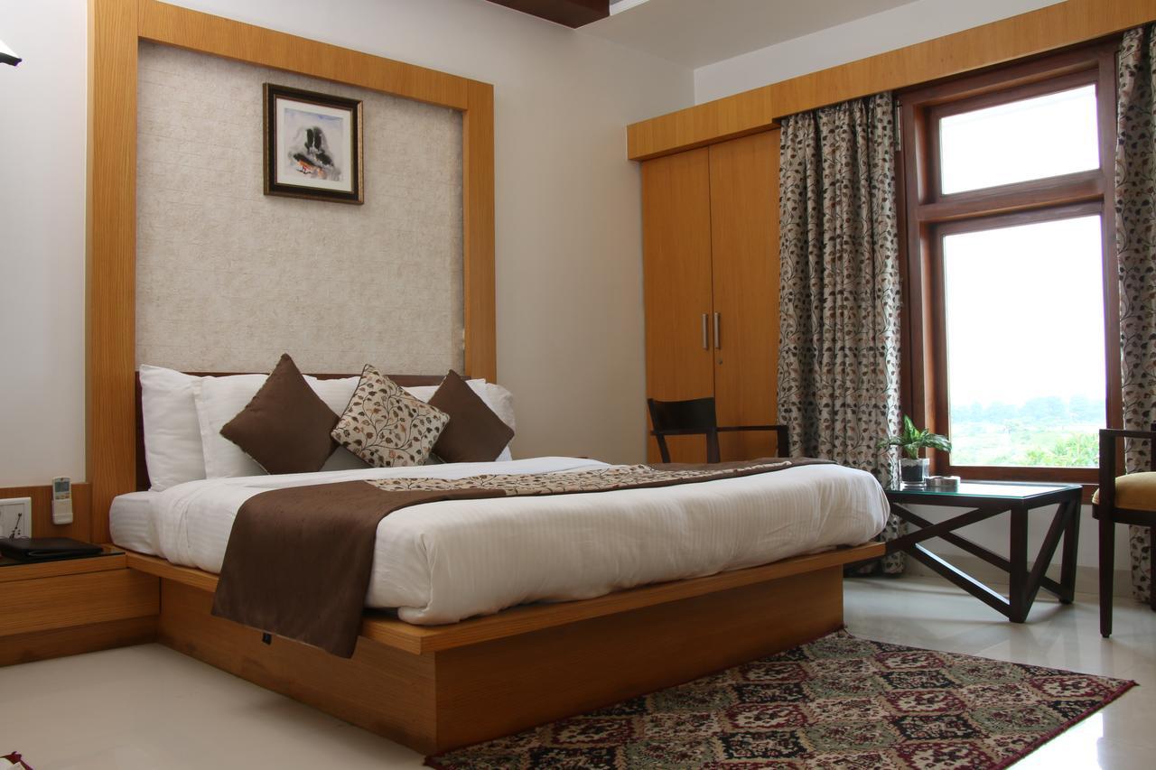 Hotel Deepali Sāgar 外观 照片