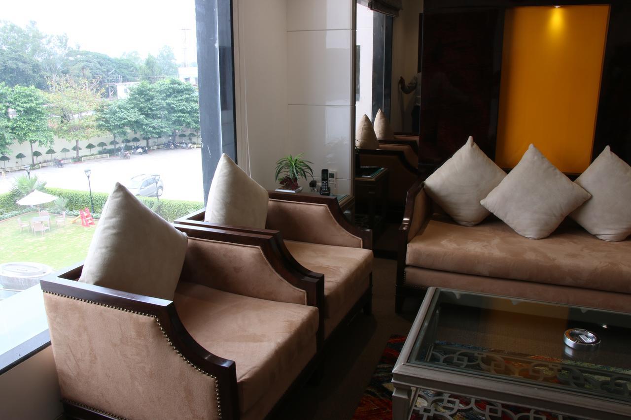 Hotel Deepali Sāgar 外观 照片